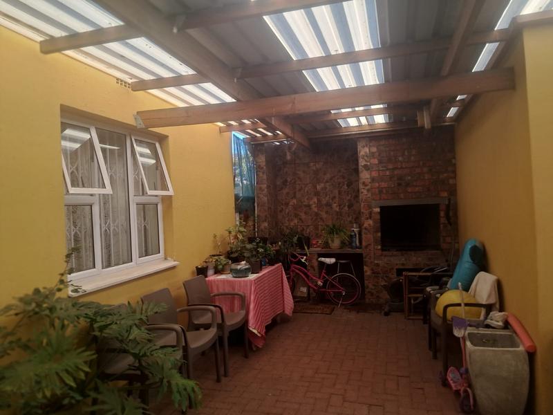 4 Bedroom Property for Sale in Avondale Western Cape